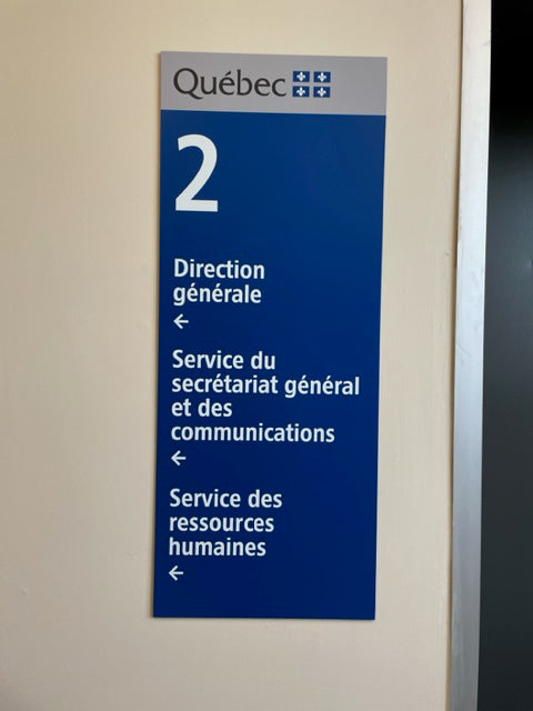 Custom Signs interior - Centre des services scolaires des Draveurs