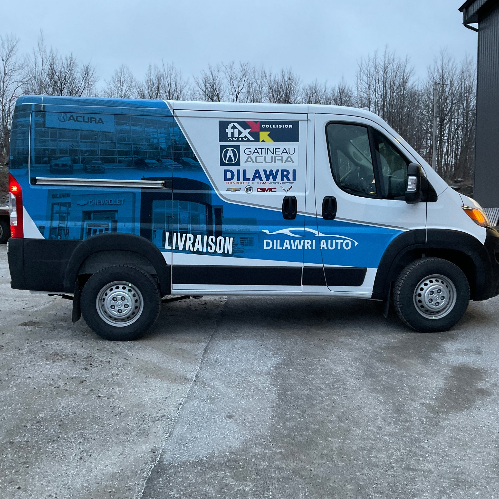 Habillages de flotte : guide complet pour une image de marque rentable et un rayonnement local