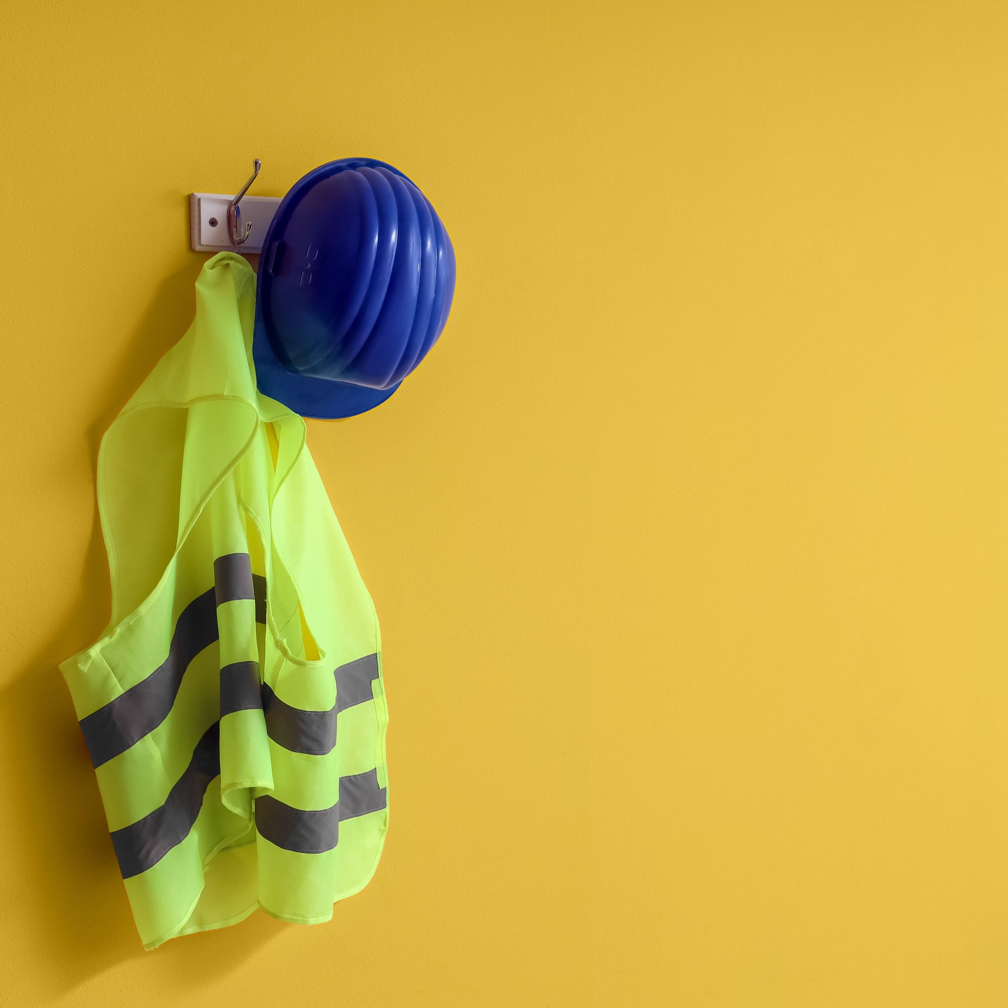 8 conseils pour concevoir des gilets de sécurité personnalisés avec logo