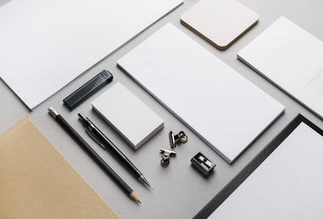 Fournitures de bureau personnalisées : comment elles renforcent la visibilité quotidienne de la marque